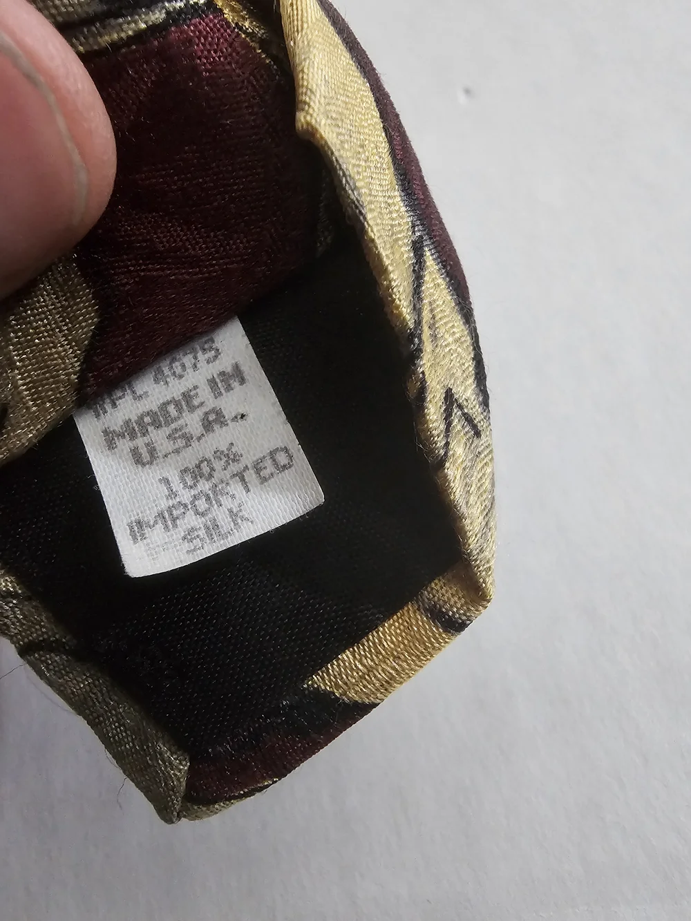 Men's Burgundy and Gold Patterned Tie